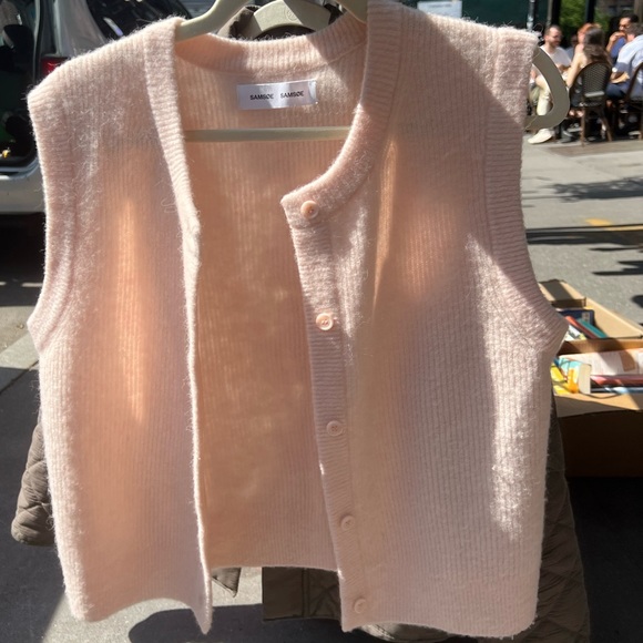 Samsoe Samsoe Baby Pink Button-Down Vest - Picture 2 of 2
